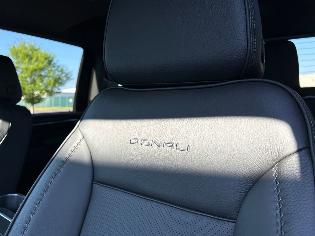 New 2026 GMC Sierra 3500 Denali w/ Denali Reserve Package AWD/4WD image 17