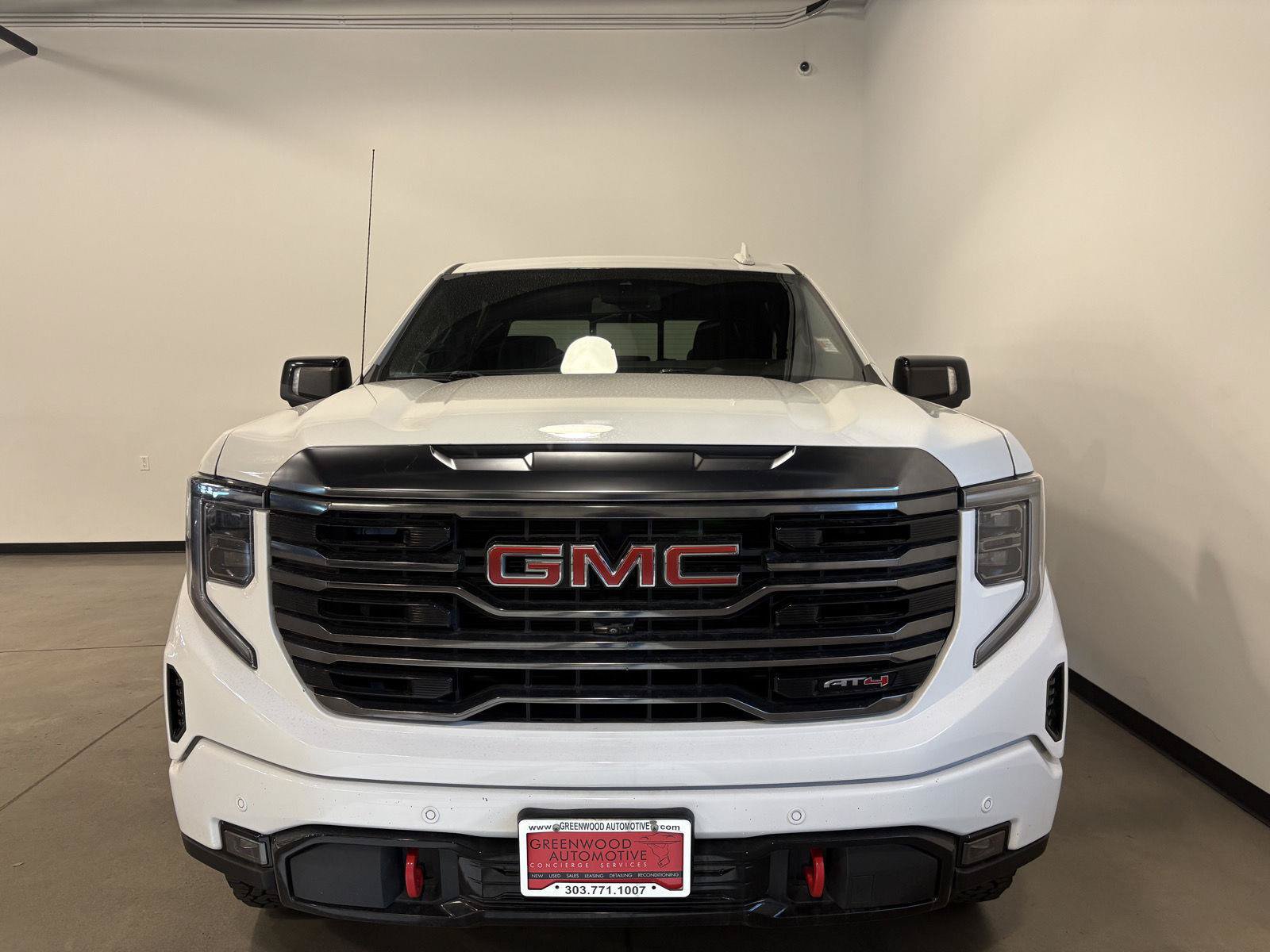 Used 2023 GMC Sierra 1500 AT4 w/ AT4 Preferred Package AWD/4WD image 9