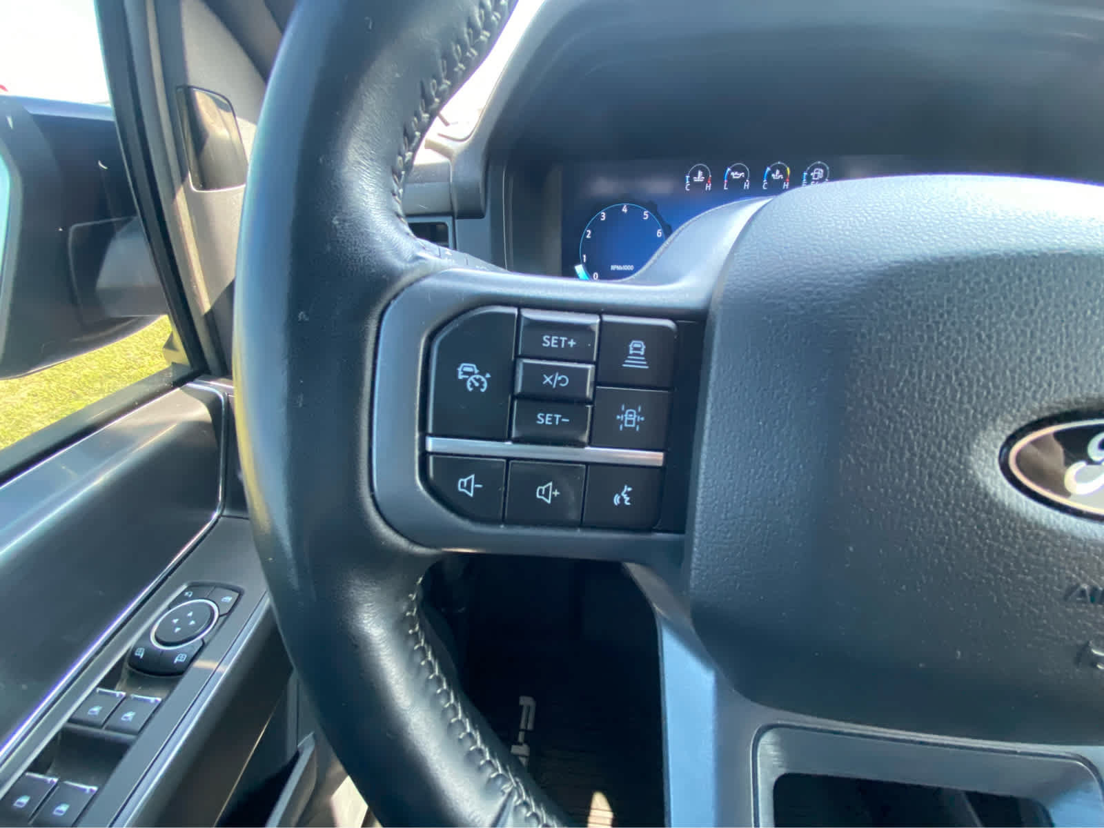 Used 2024 Ford F150 Lariat w/ Equipment Group 502A High AWD/4WD image 22