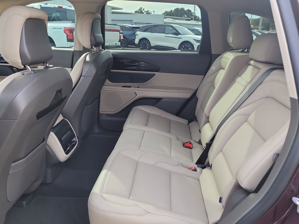 Certified 2025 Lincoln Nautilus Premier image 11