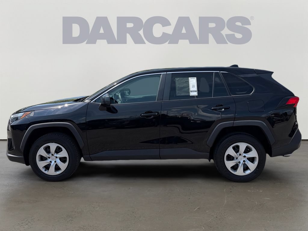 Used 2023 Toyota RAV4 LE FWD image 4