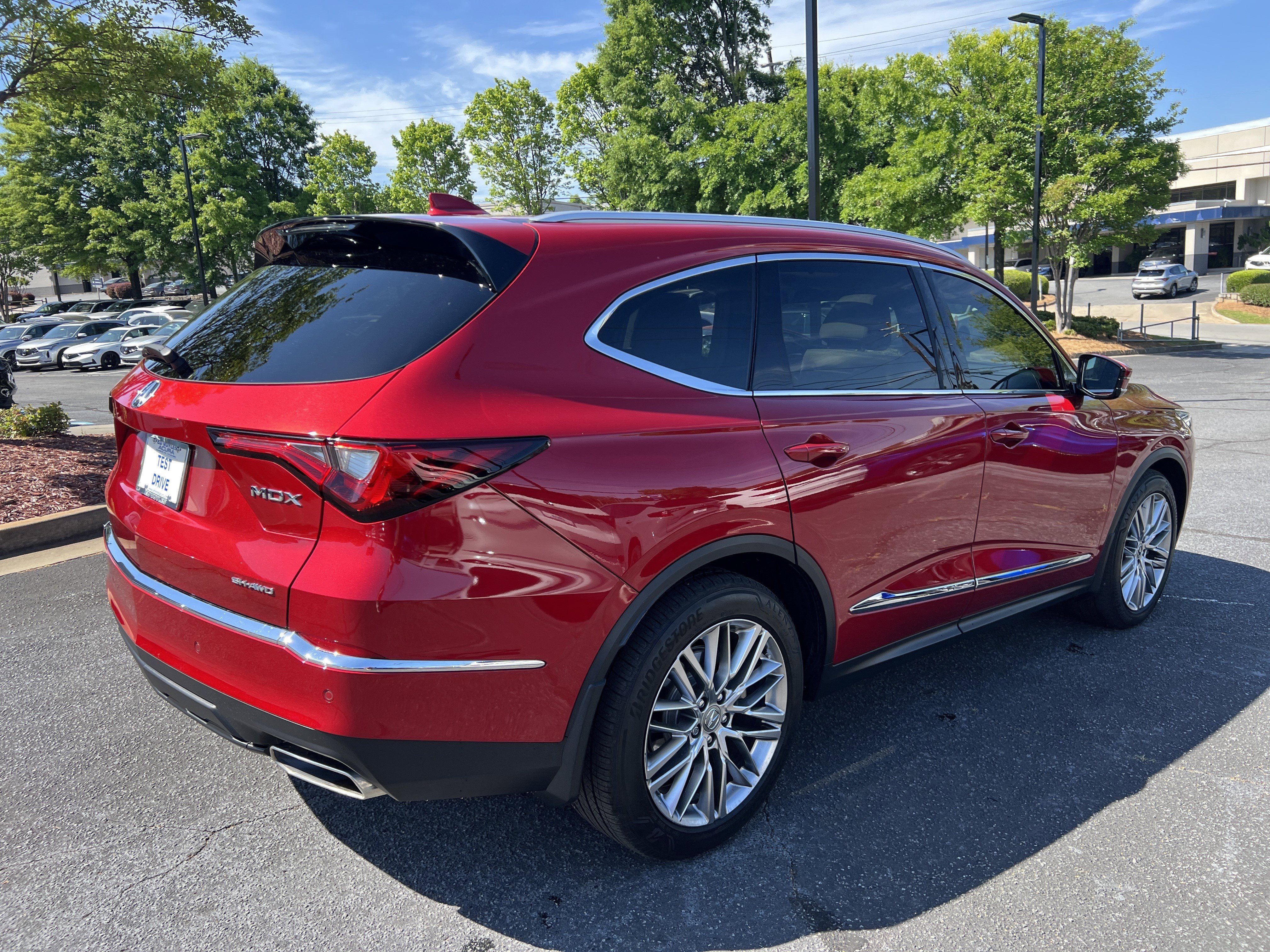 Used 2023 Acura MDX SH-AWD w/ Advance Package image 5