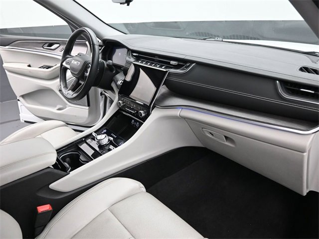 Used 2022 Jeep Grand Cherokee L Overland w/ Advanced Protech Group III image 27