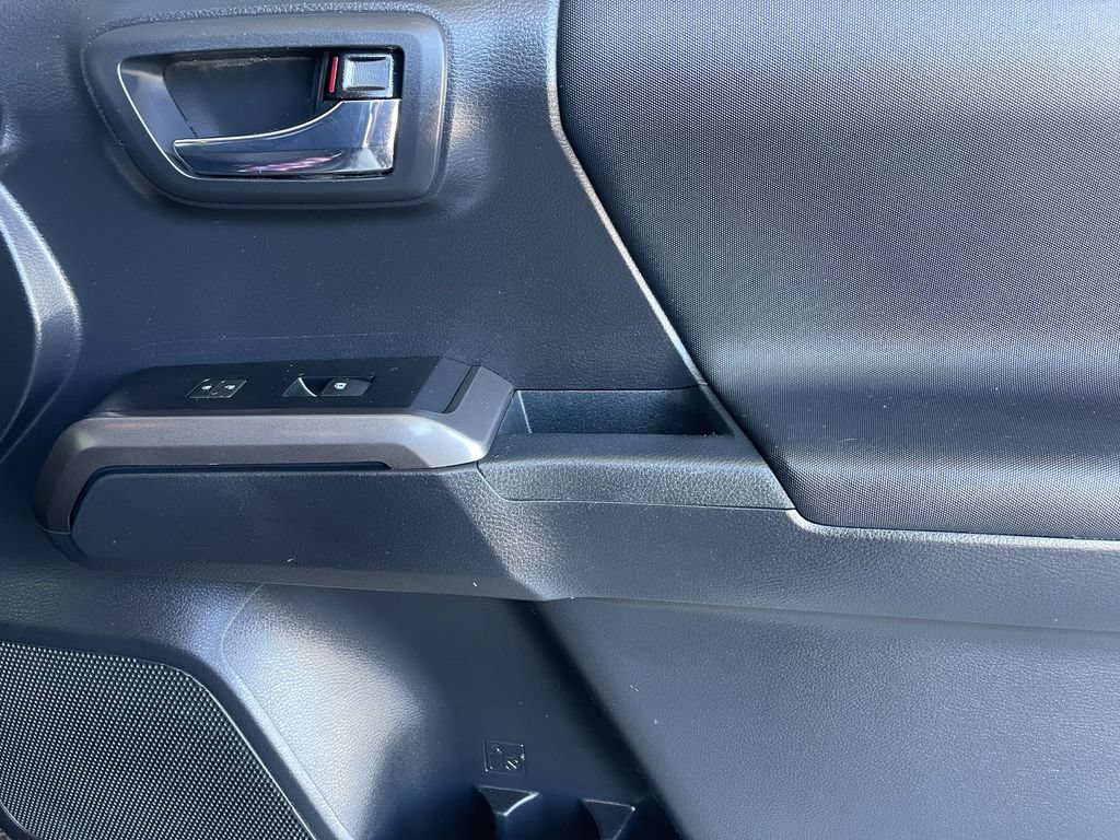 Used 2019 Toyota Tacoma TRD Sport w/ Technology Package RWD image 21