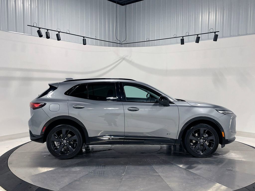Used 2025 Buick Envision Sport Touring image 10