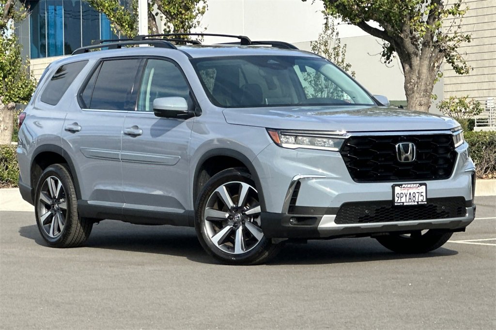 Certified 2025 Honda Pilot Elite image 2