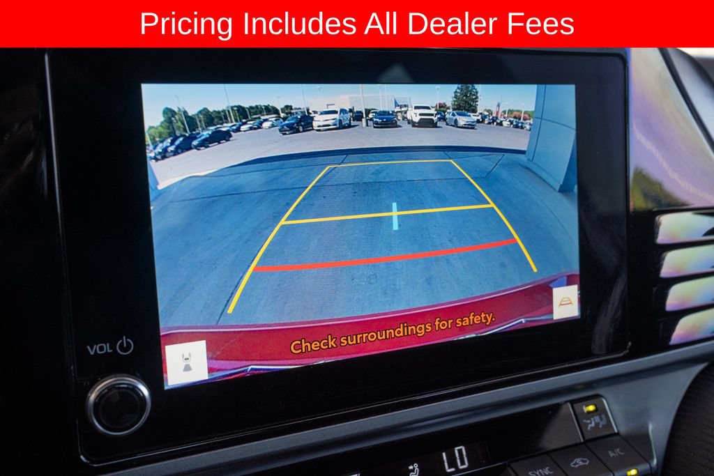 Used 2025 Toyota Camry SE FWD image 13