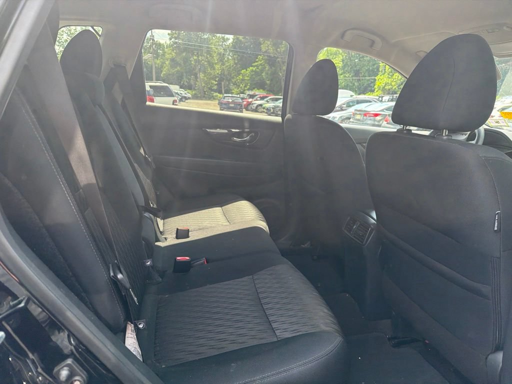 Used 2019 Nissan Rogue SV w/ Premium Package AWD/4WD image 6
