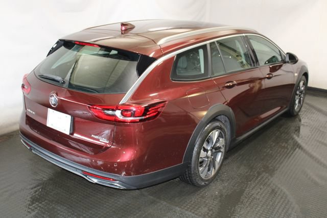 Used 2018 Buick Regal Preferred w/ Sights and Sounds Package AWD/4WD image 4
