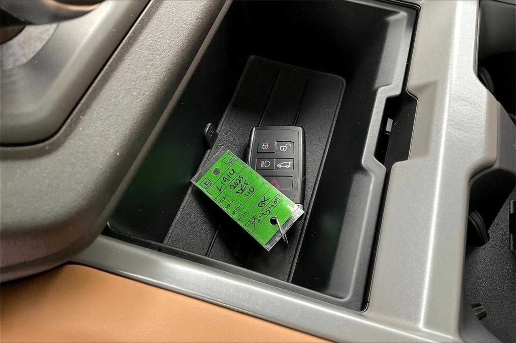 Used 2025 Land Rover Defender 110 V8 image 35