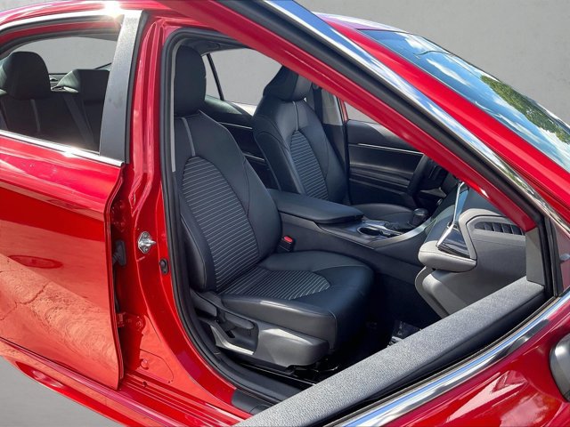 Used 2022 Toyota Camry SE w/ Audio Upgrade Package FWD image 7
