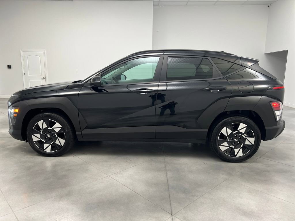 Used 2025 Hyundai Kona SEL FWD image 4