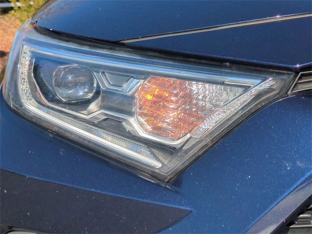 Used 2021 Toyota RAV4 XLE Premium image 10