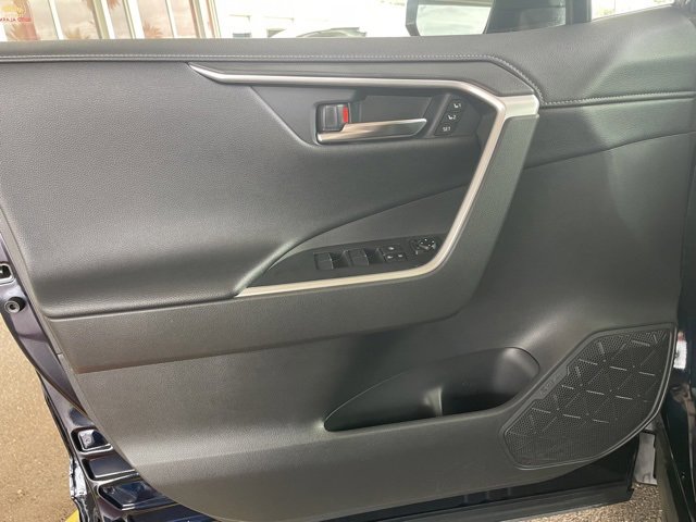 Used 2021 Toyota RAV4 Limited image 26