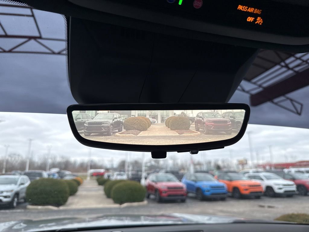 Used 2021 Cadillac Escalade ESV Premium Luxury w/ Driver Assist Tech Package image 26