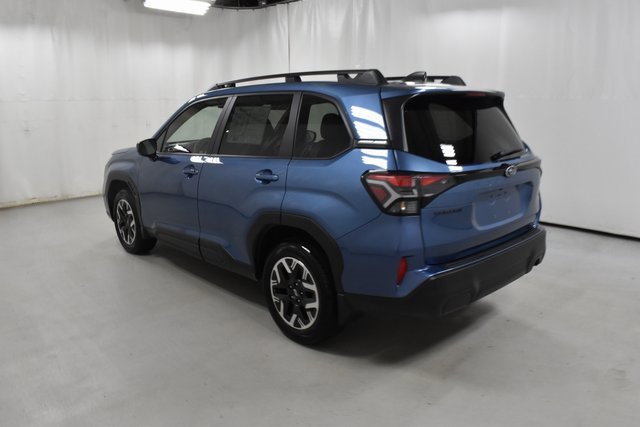 Used 2025 Subaru Forester Premium image 7