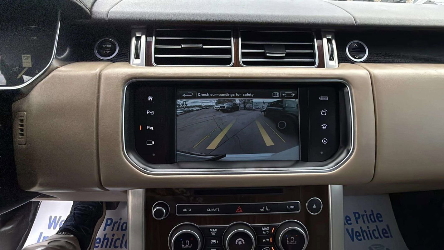 Used 2016 Land Rover Range Rover HSE image 9