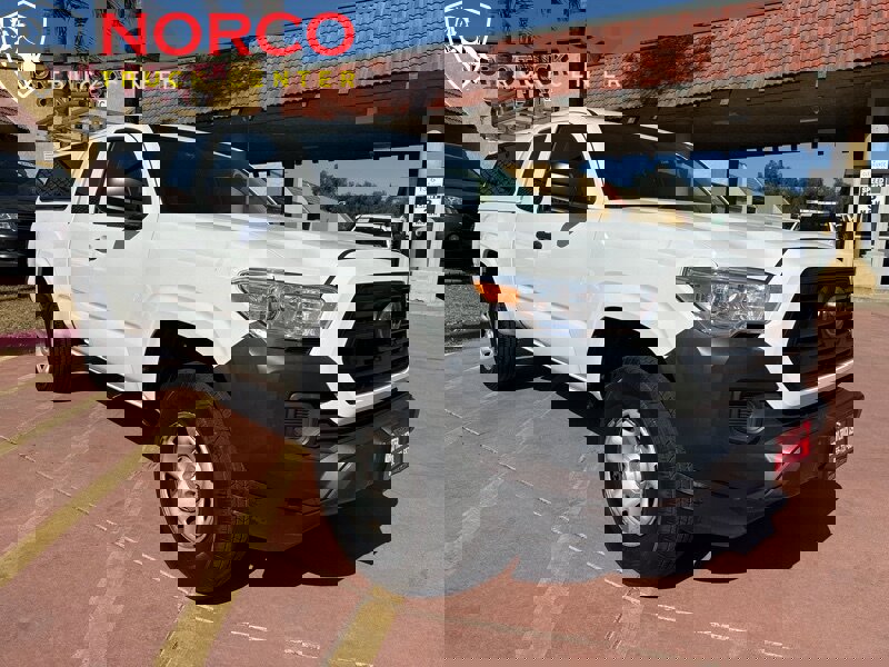 Used 2018 Toyota Tacoma 2WD Access Cab image 2