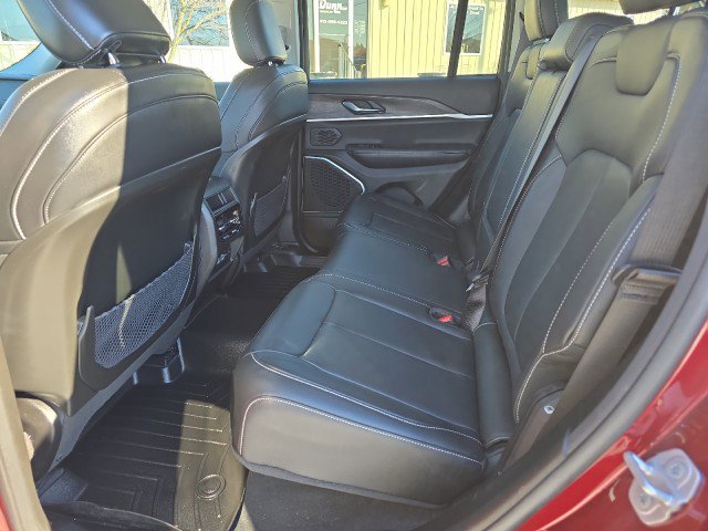 Used 2022 Jeep Grand Cherokee Limited image 33