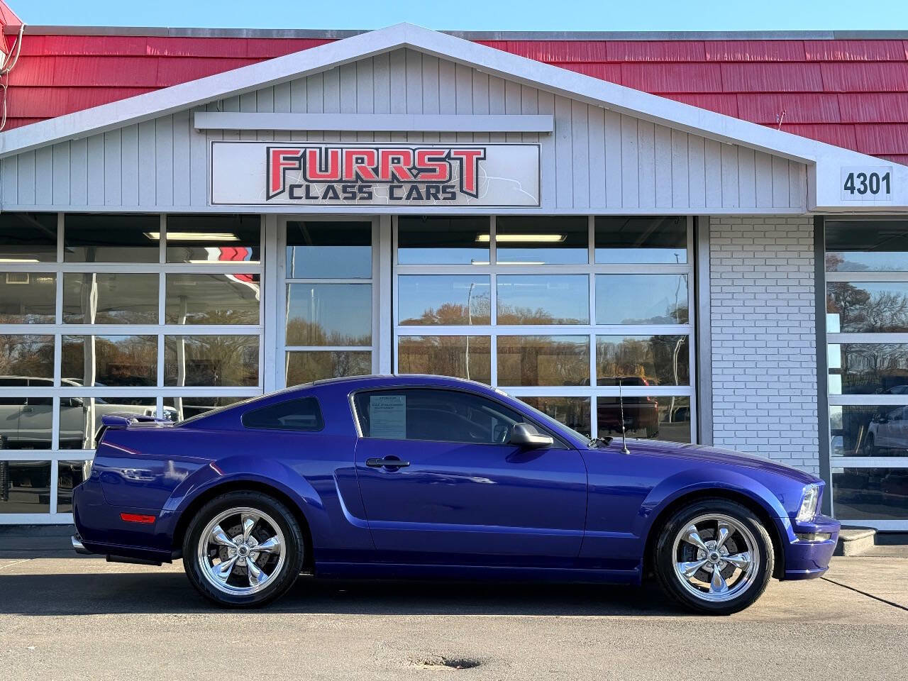 Used 2005 Ford Mustang GT Premium video 2