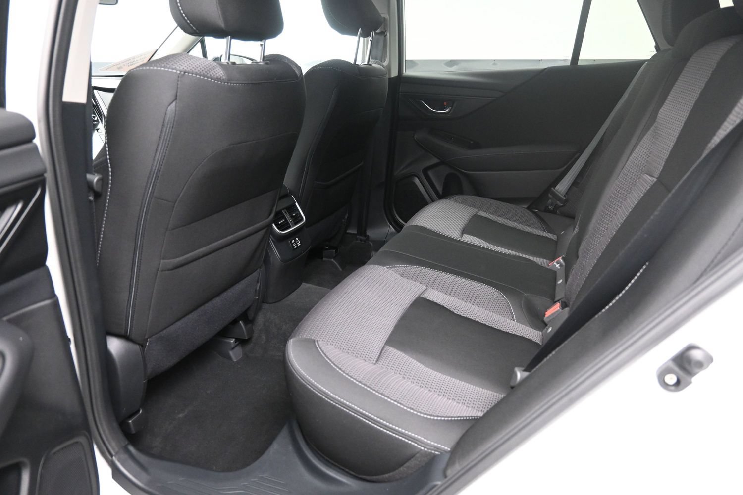 Used 2023 Subaru Outback Premium AWD/4WD image 13