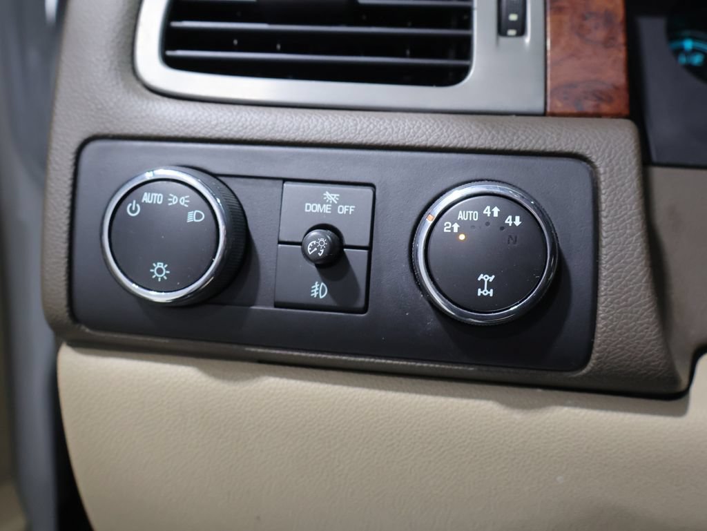 Used 2013 GMC Yukon SLT w/ SLT-2 Equipment Package AWD/4WD image 32