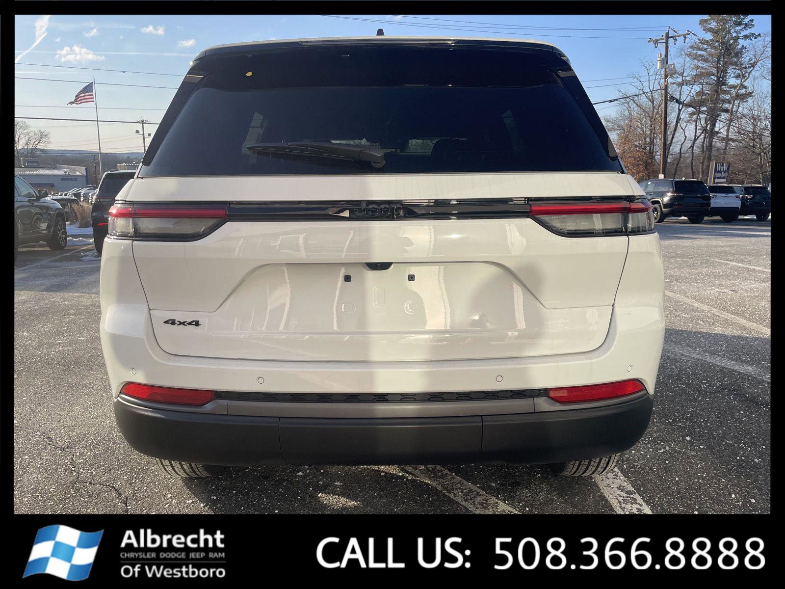 New 2026 Jeep Grand Cherokee Altitude image 4