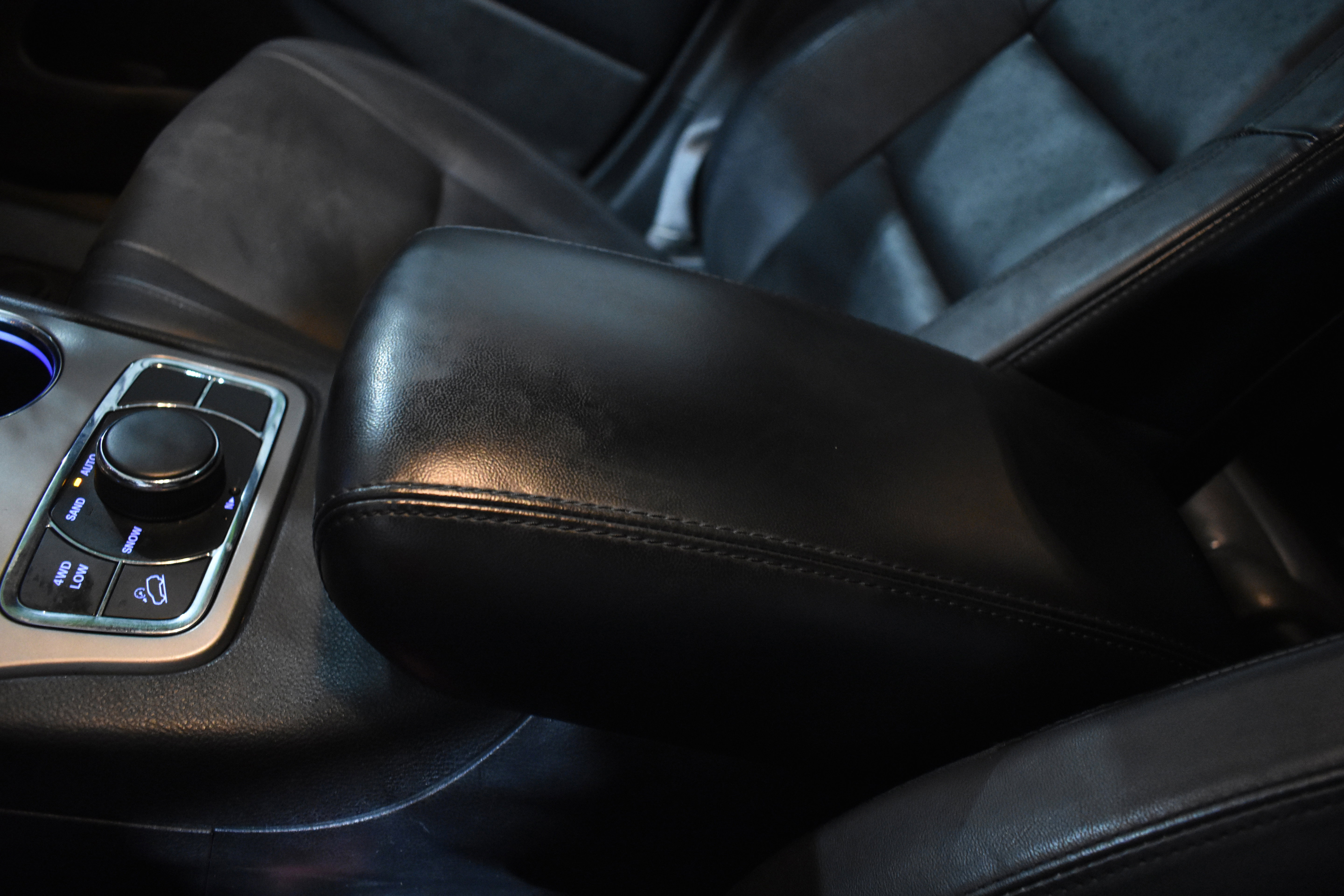 Used 2020 Jeep Grand Cherokee Limited w/ Trailer Tow Group IV image 25