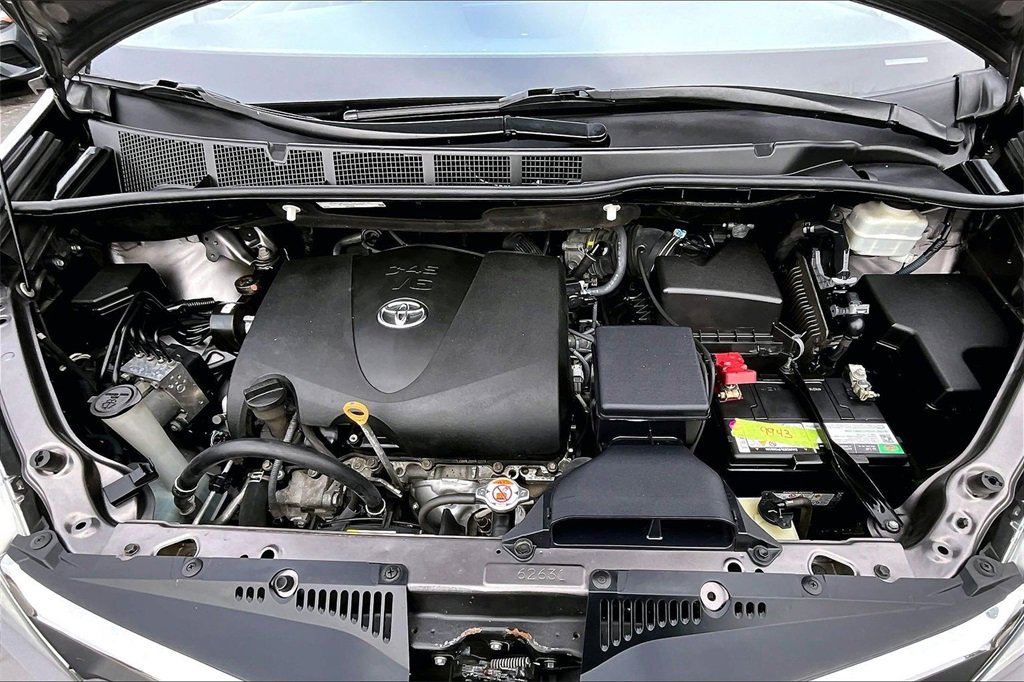 Used 2020 Toyota Sienna LE image 10