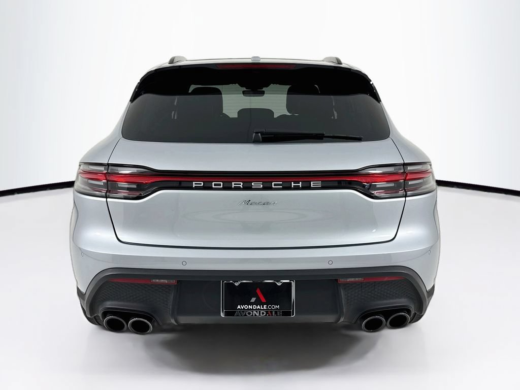 Certified 2025 Porsche Macan AWD/4WD image 10