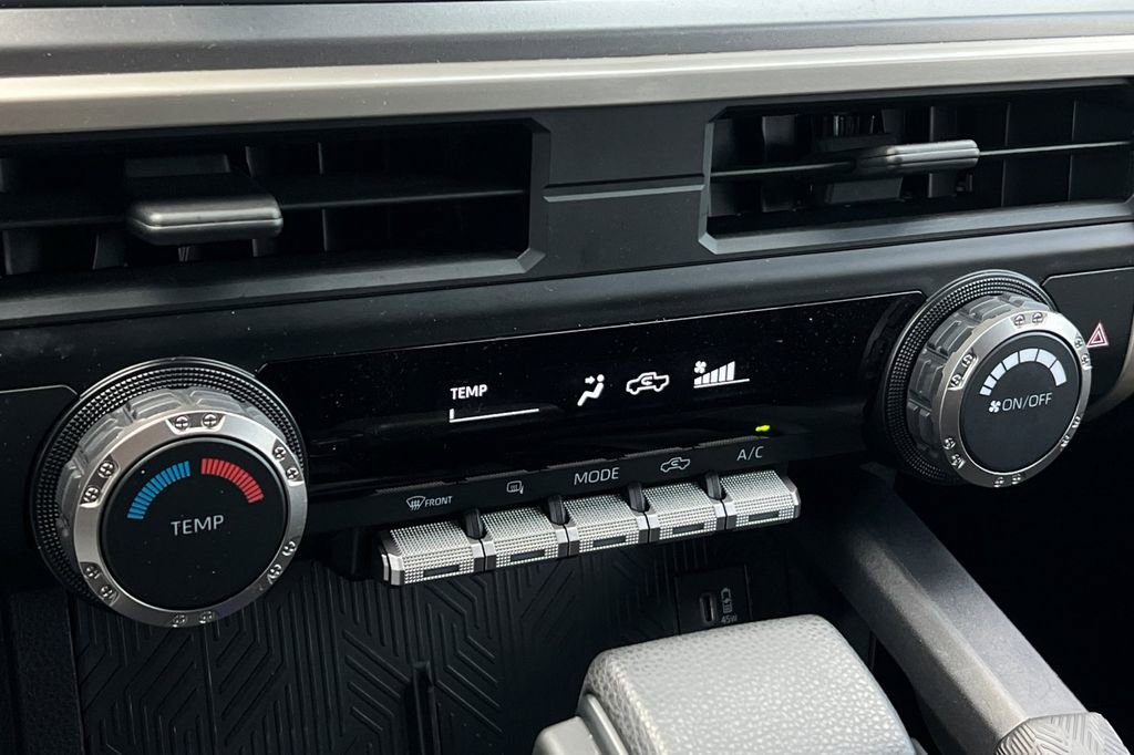 Used 2024 Toyota Tacoma SR5 AWD/4WD image 23