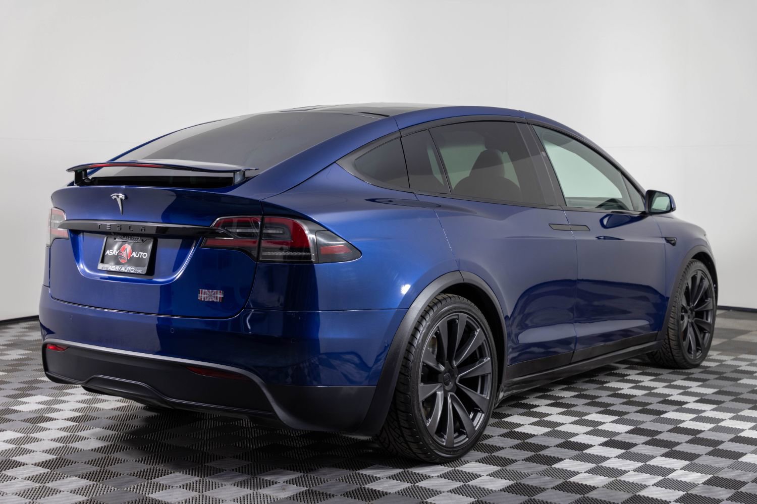 Used 2023 Tesla Model X Plaid image 7