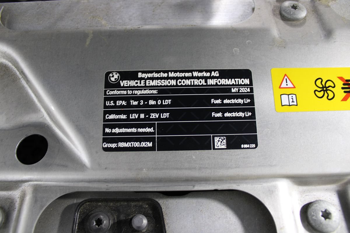Used 2024 BMW iX xDrive50 w/ Convenience Package AWD/4WD image 45