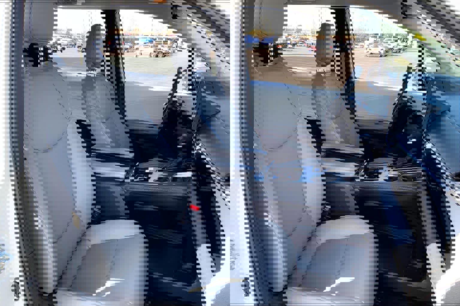 Used 2025 Toyota Sienna XLE w/ XLE Plus Package image 8