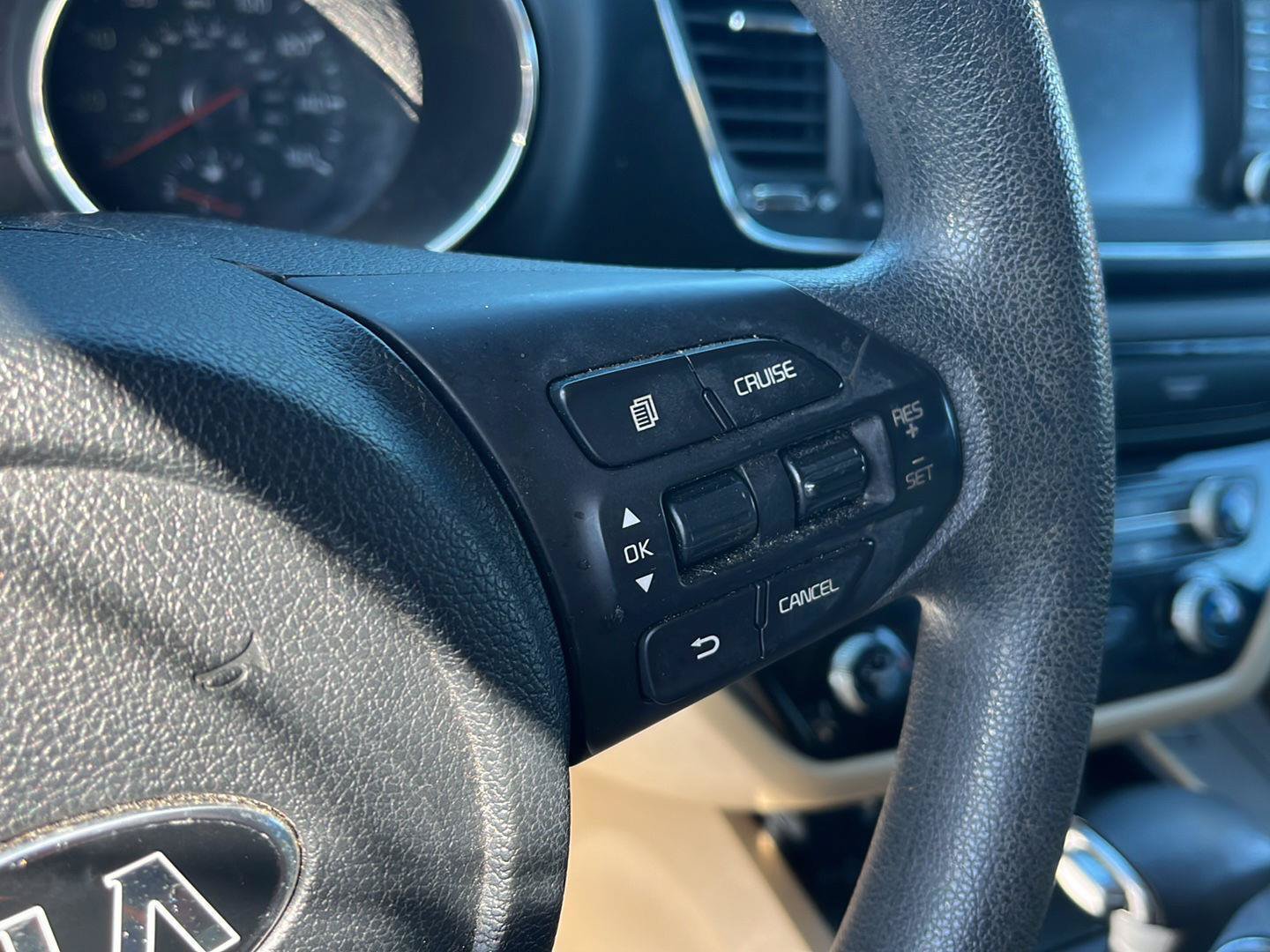 Used 2019 Kia Sedona LX FWD image 12