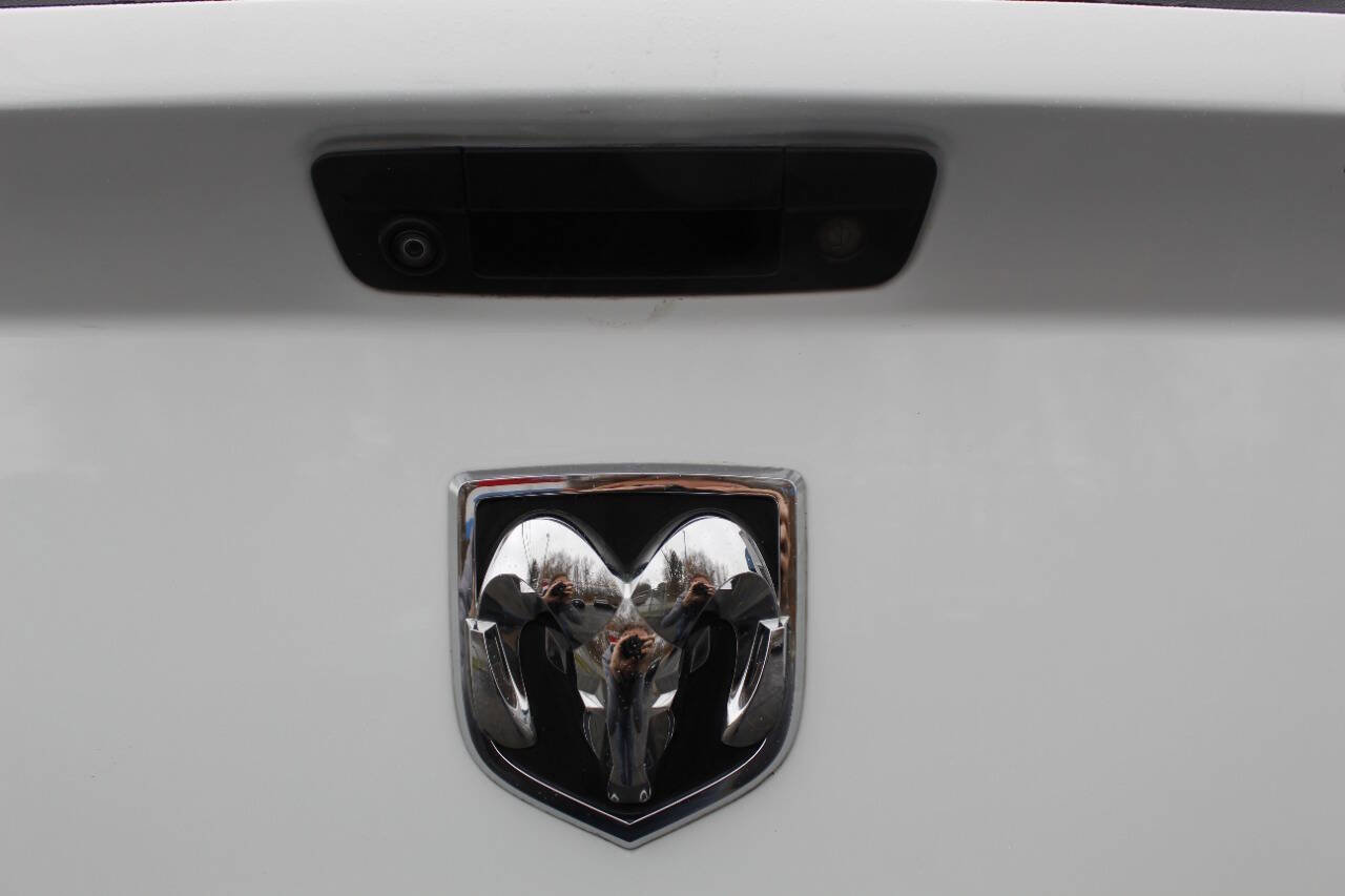 Used 2018 RAM 2500 Laramie w/ Snow Chief Group AWD/4WD image 18