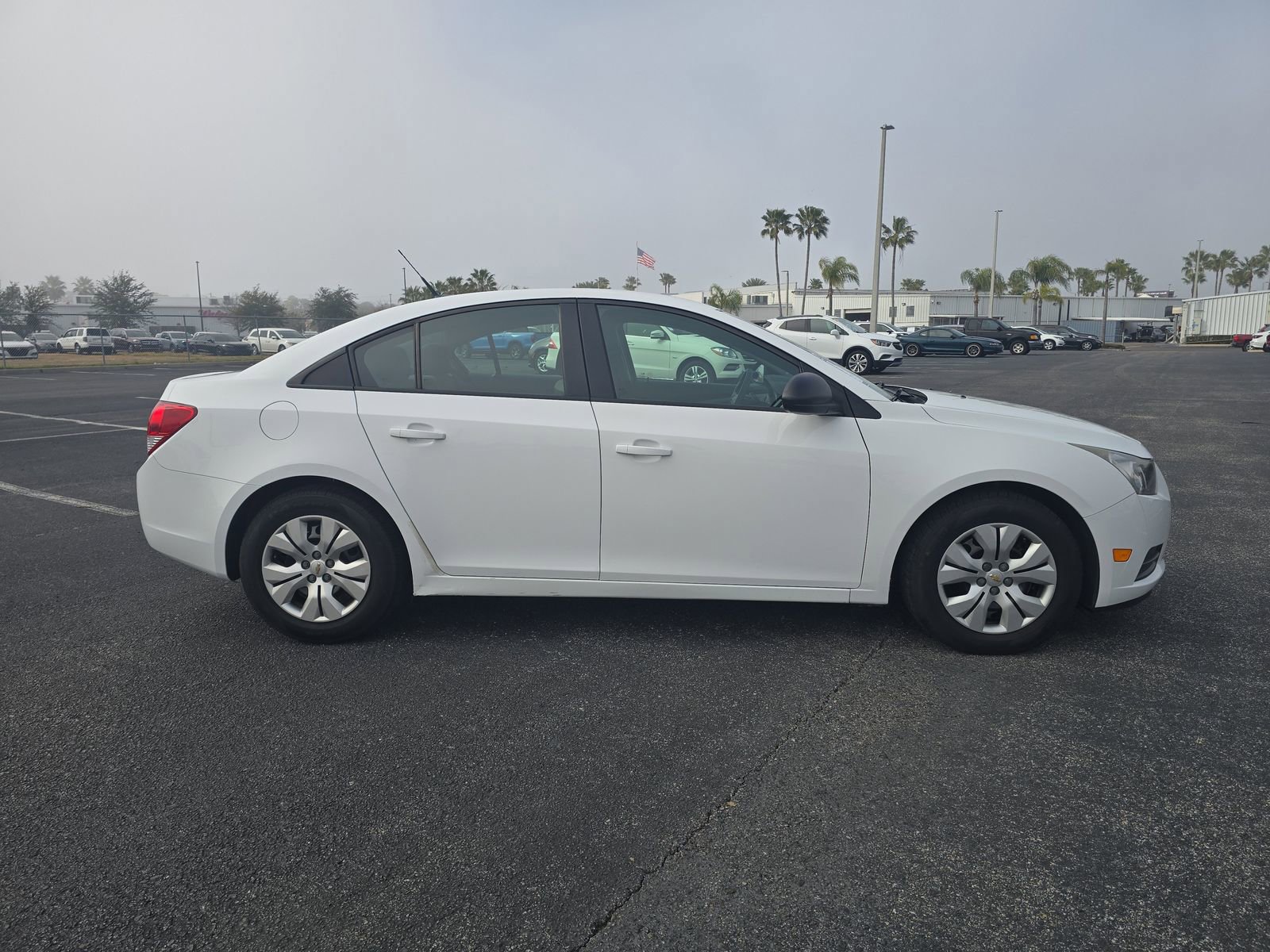 Used 2014 Chevrolet Cruze LS image 3