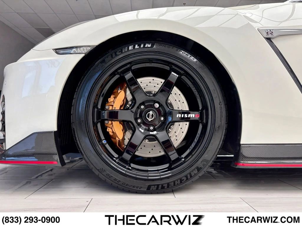 Used 2018 Nissan GT-R NISMO AWD/4WD image 19