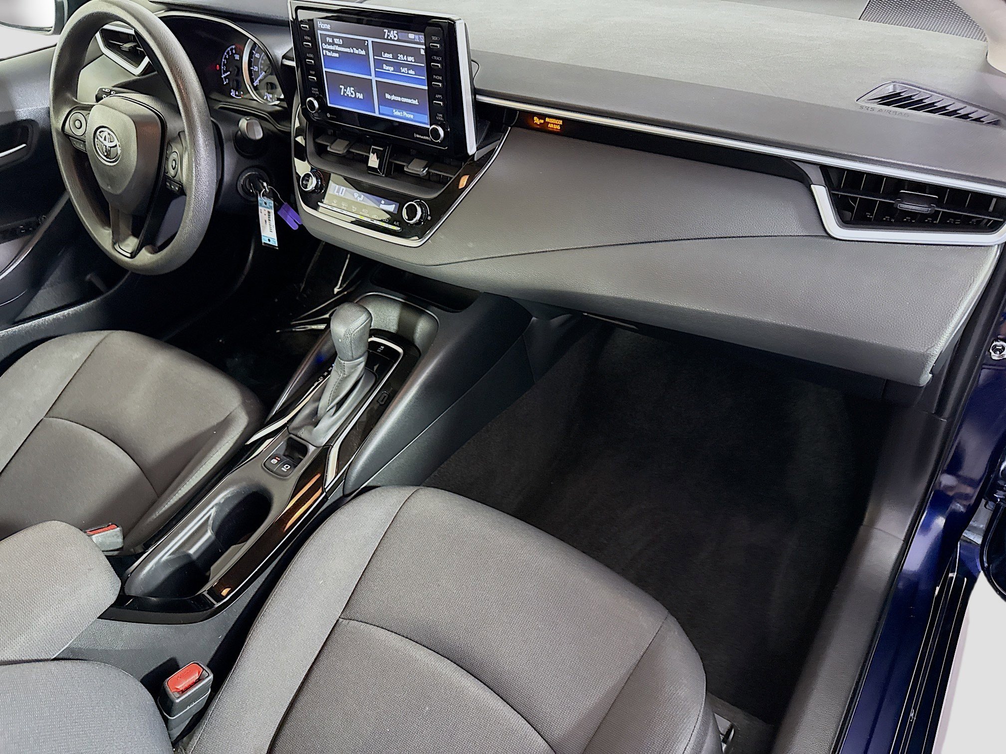 Used 2021 Toyota Corolla LE image 29