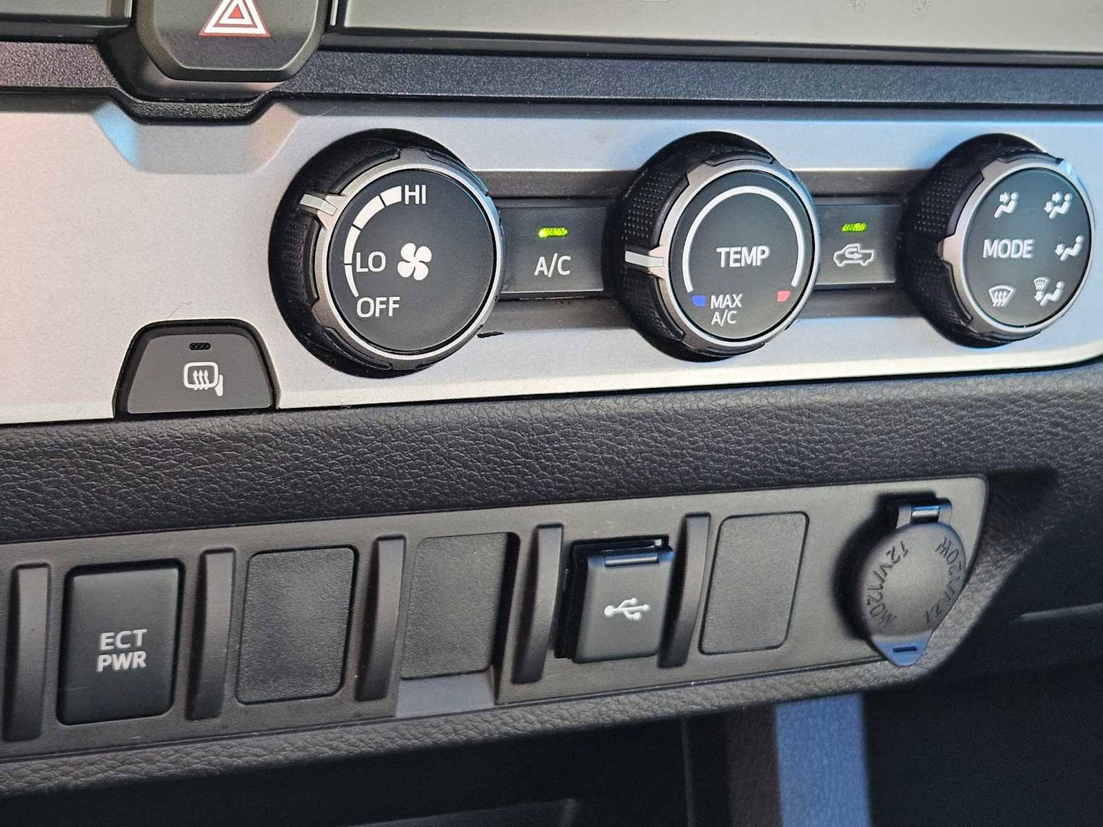 Used 2022 Toyota Tacoma SR5 w/ SR5 Appearance Package (SM) image 22