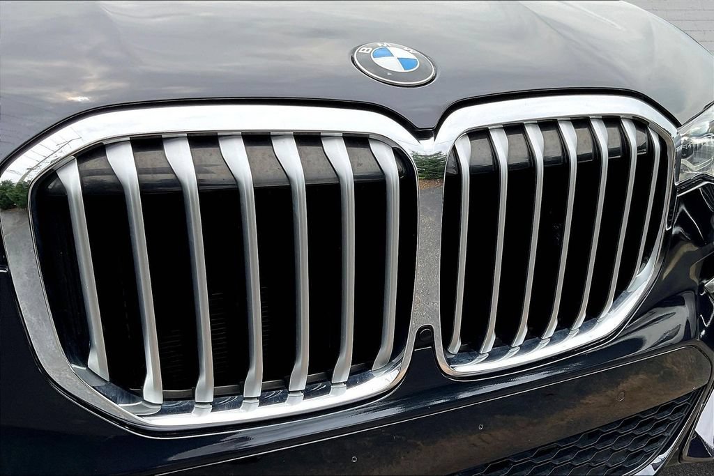 Used 2021 BMW X7 xDrive40i w/ M Sport Package AWD/4WD image 31