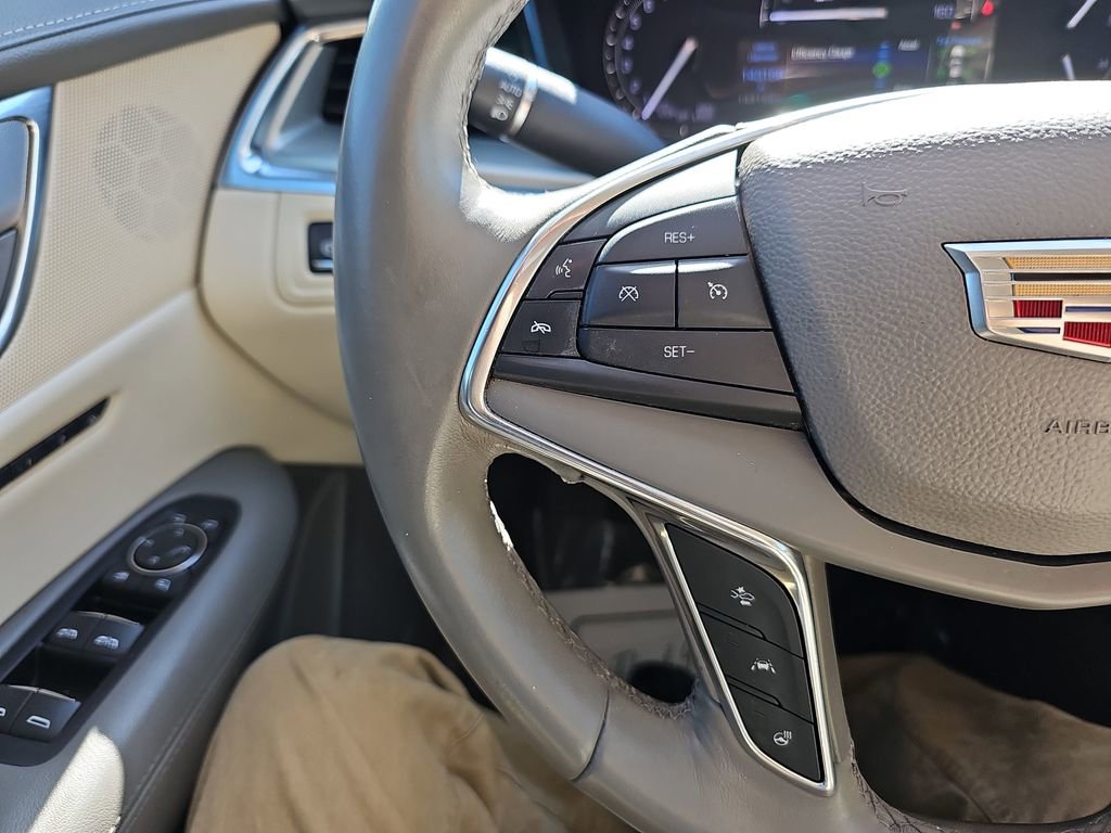 Used 2017 Cadillac XT5 Luxury w/ Driver Awareness Package image 21