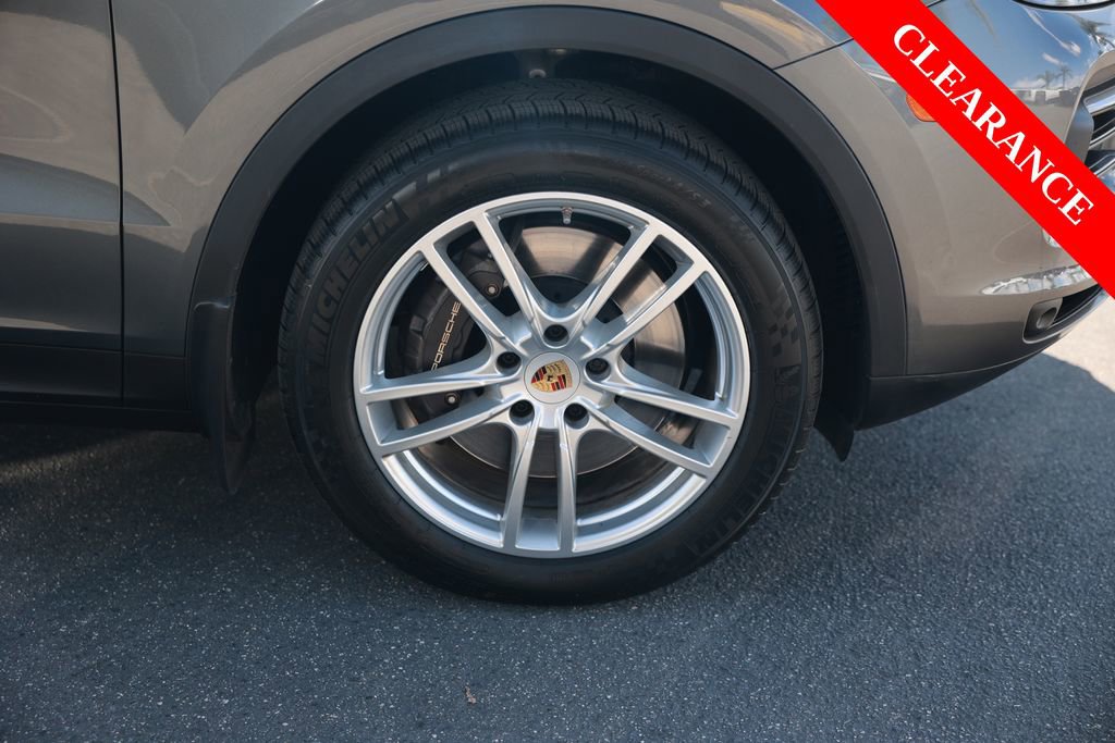 Used 2023 Porsche Cayenne Platinum Edition AWD/4WD image 8