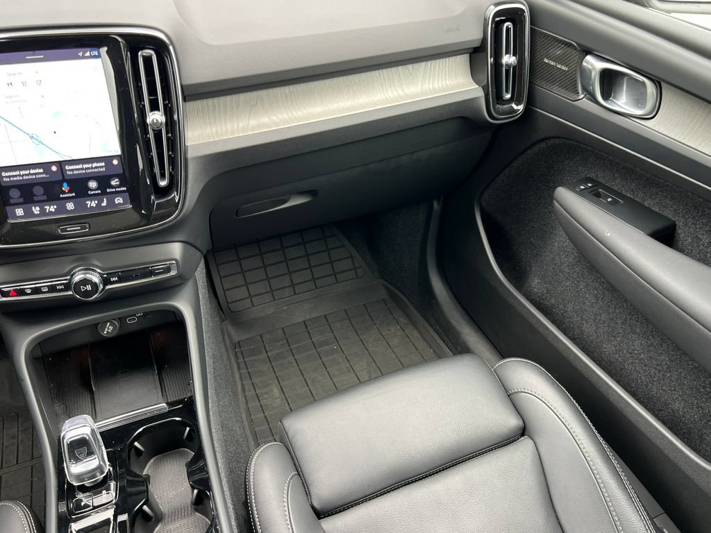 Used 2023 Volvo XC40 B5 Ultimate w/ Protection Package Premier AWD/4WD image 34