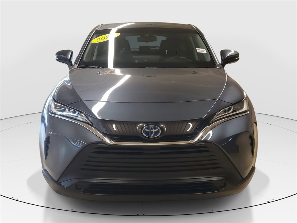 Used 2023 Toyota Venza LE image 2