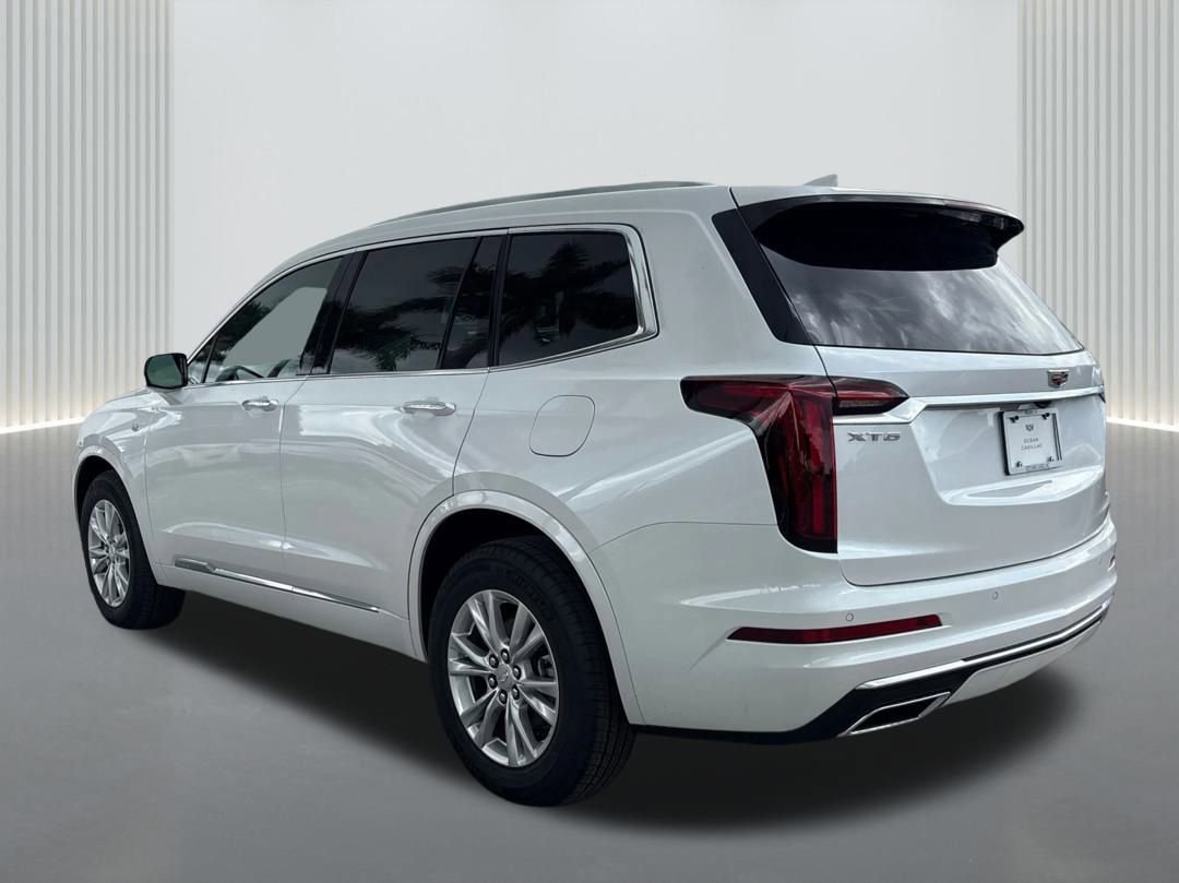 New 2025 Cadillac XT6 Luxury image 7