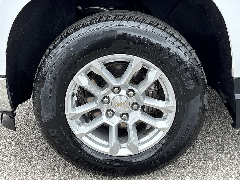 Used 2023 Chevrolet Silverado 1500 LT AWD/4WD image 28