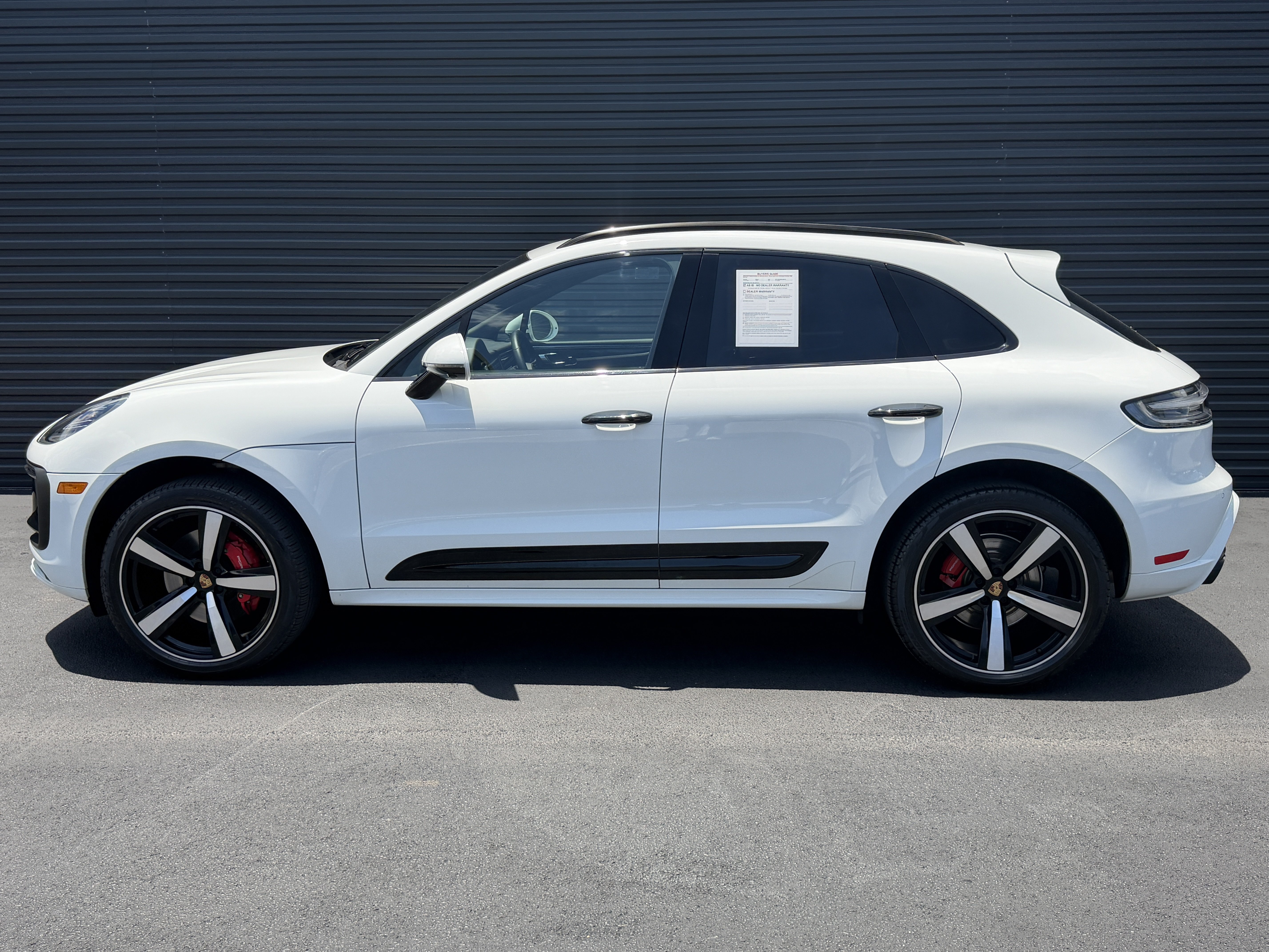 Certified 2023 Porsche Macan S AWD/4WD image 2
