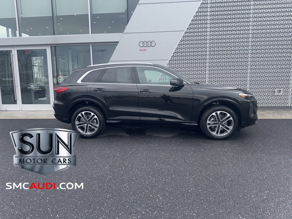 Certified 2025 Audi Q5 Premium w/ Convenience Package image 2