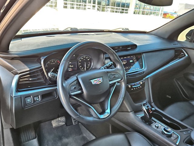 Used 2024 Cadillac XT6 Luxury w/ LPO, Floor Liner Package FWD image 10